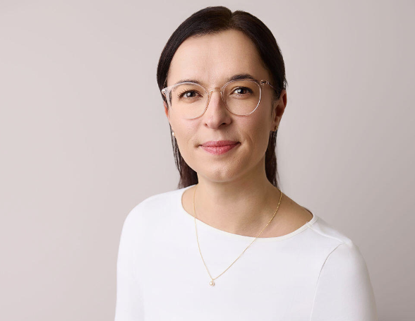 Adeline Schlag Ihre Unterstützerin für digitale Entlastung im Arztpraxis-Alltag